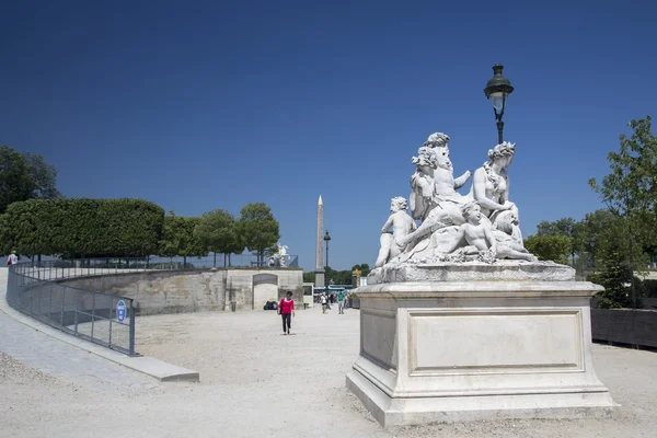 Sculpture dans le Jardin des Tuileries à Paris — Photo