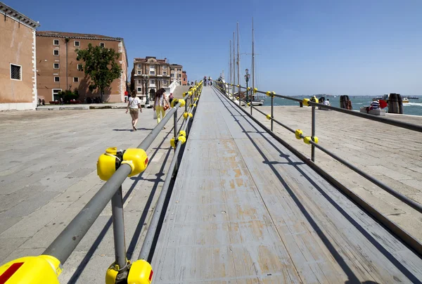 Puente en el paseo marítimo de Venecia — Foto de Stock