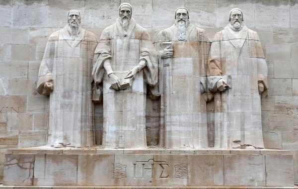 Sculptural composition "Reformation Wall" in Geneva — Stock Photo, Image
