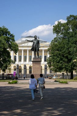 Saint Petersburg, Rusya - 14 Temmuz 2021: St. Petersburg 'daki A.S. Puşkin Anıtı