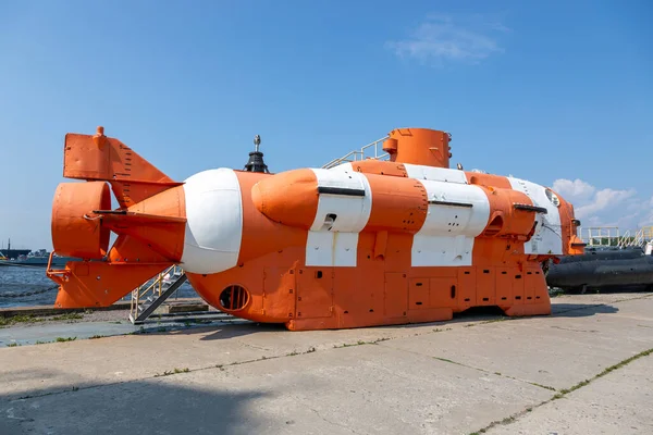 Petrohrad Rusko Července 2021 Záchranná Hlubokomořská Ponorka Výstavě Zbraní Molu — Stock fotografie