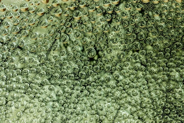 ガラス表面の水滴の抽象的な背景 — ストック写真