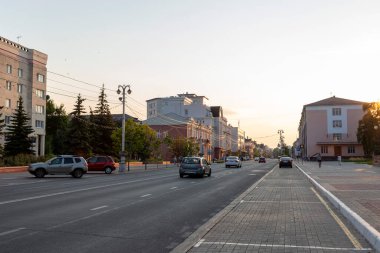 Belgorod, Rusya - 18 Temmuz 2021: Belgorod 'un merkezindeki Grazhdanskiy Caddesi