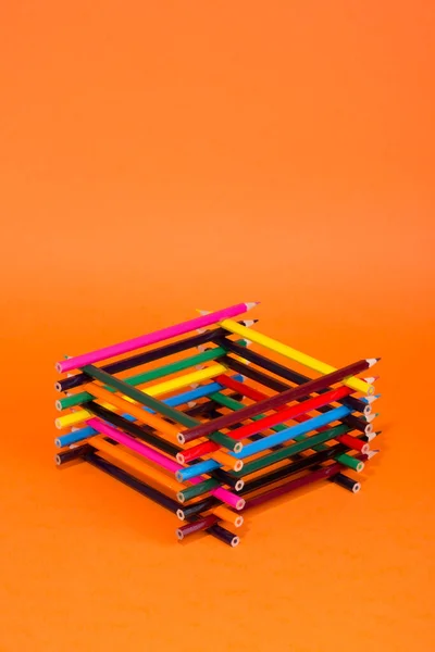 Conjunto Lápis Coloridos Fundo Laranja — Fotografia de Stock