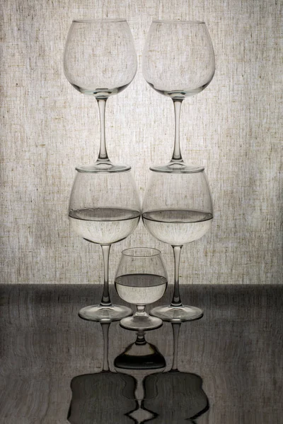 Figure Different Glasses Liquid Reflection — Stock Photo, Image