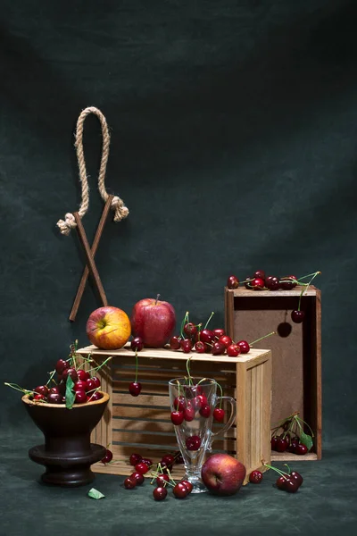 Still Life Ripe Apples Red Cherries — Fotografia de Stock