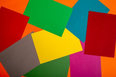 Renkli kağıt sayfalarının soyut arkaplanı, dekorasyon için, metin tasarımı için, şablon için