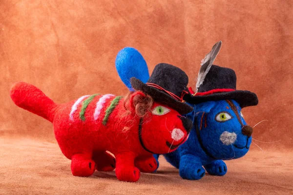 Red Blue Cat Soft Toys Made Felt Wool —  Fotos de Stock