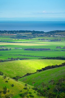 Güney Avustralya 'nın Fleurieu Yarımadası' na bakan kıyı ve tarım arazileri