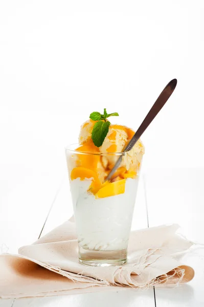 Mango icecream — Stockfoto