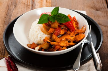 Baharatlı et ve pilav