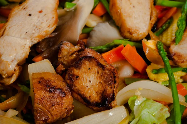 Piatto vegetale e pollo — Foto Stock