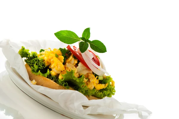 Sandwich con huevo revuelto — Foto de Stock