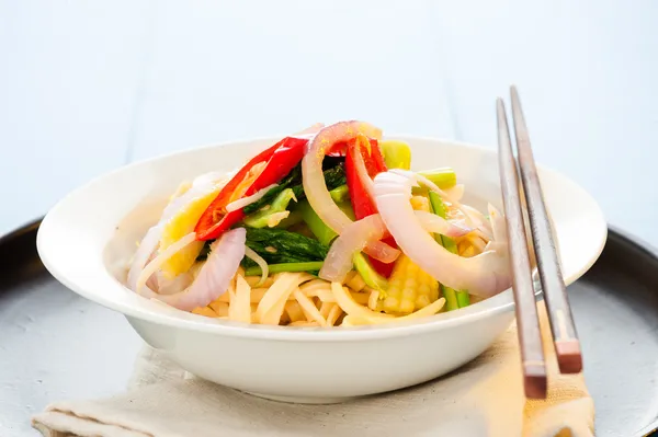 Spicy vegetarian noodles — Stock Photo, Image