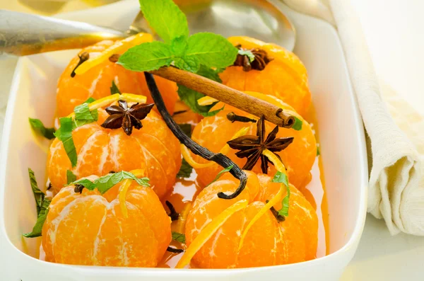 Mandarini allo sciroppo speziato — Foto Stock