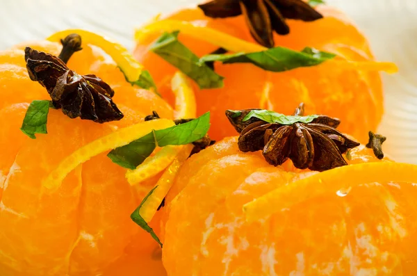 Mandarins in spiced syrup — Stock Photo, Image