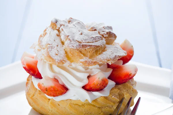 Cream puff — Stock Photo, Image