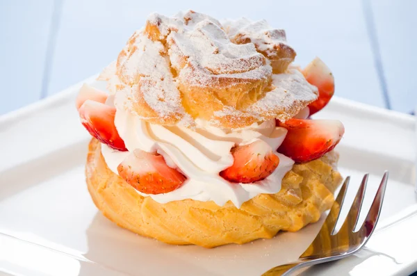 Cream puff — Stock Photo, Image