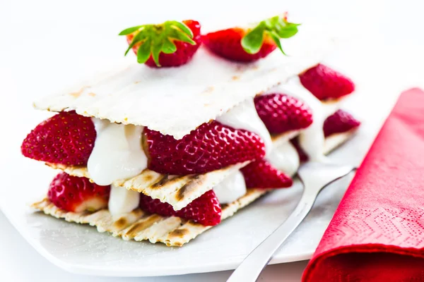 작은 딸기 케이크 — 스톡 사진