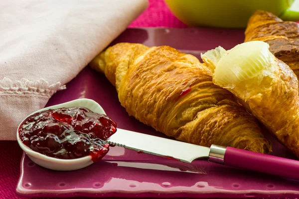 Desayuno cruasán — Foto de Stock