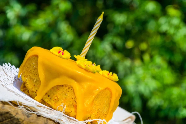 Pastel de cumpleaños vidriado de un año de antigüedad —  Fotos de Stock