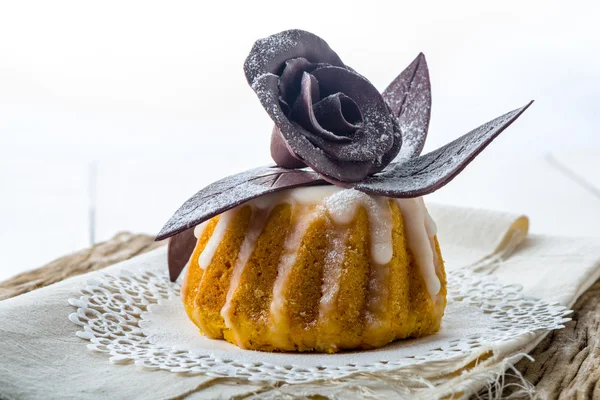 Chococalte Flower Fondant Sponge Cake — Stock Photo, Image