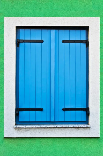 Janela azul — Fotografia de Stock