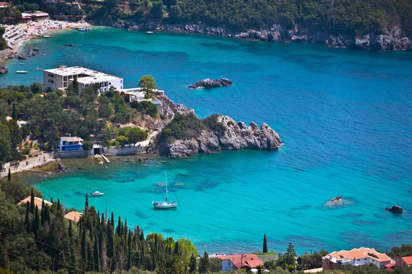 Costa da ilha grega corfu baía de paleokastritsa — Fotografia de Stock