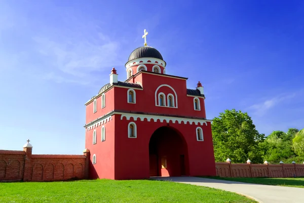 Beau bâtiment de l'église orthodoxe — Photo