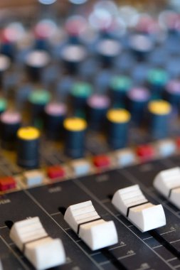DJ ses karıştırıcı kapatın