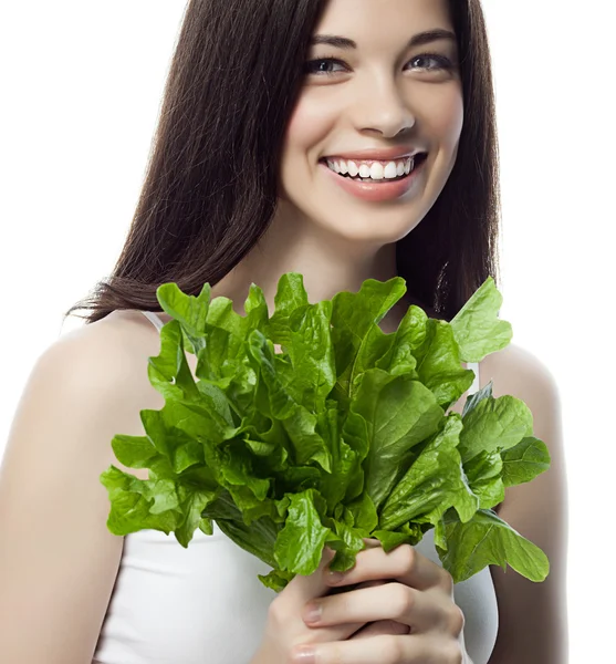 Smilende kvinne med salat – stockfoto
