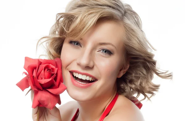 Mujer en vestido rojo con rosa —  Fotos de Stock