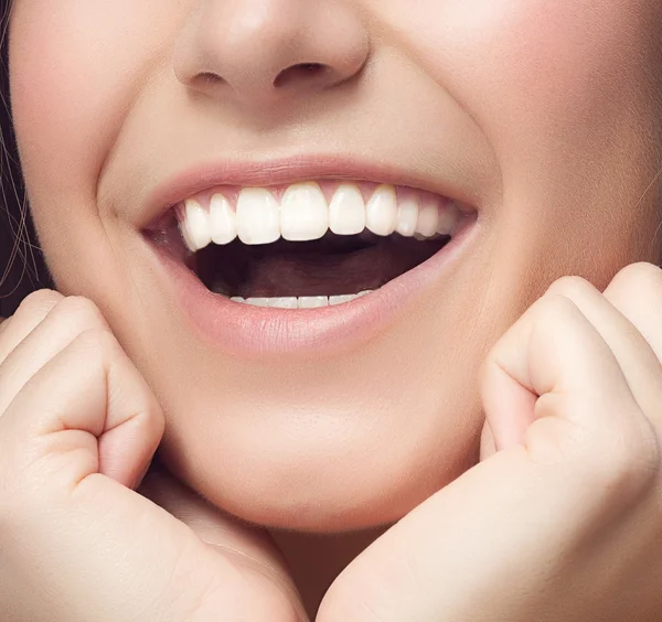 Surprised smiling blond woman — Stock Photo, Image