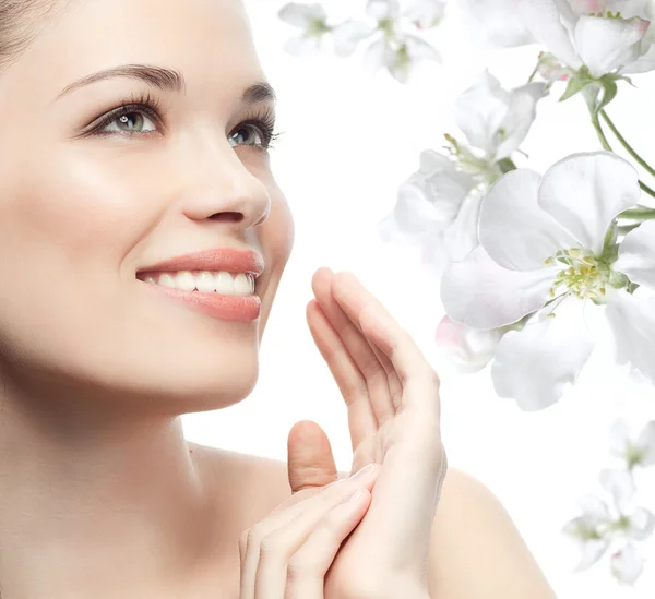 Mujer con flores —  Fotos de Stock