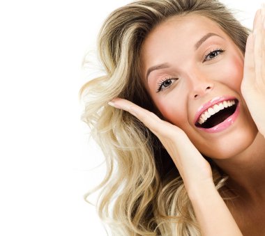 kadın sarışın sürpriz arıyor