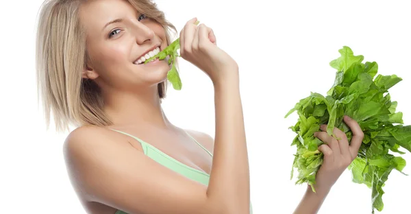 Frau mit Salat — Stockfoto