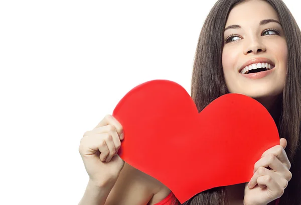 Mujer con papel en forma de corazón —  Fotos de Stock