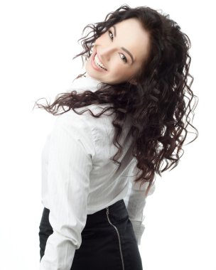 mulher está olhando para a câmera