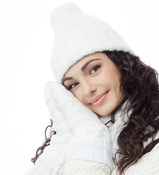 Mujer sonriente con ropa de abrigo — Foto de Stock