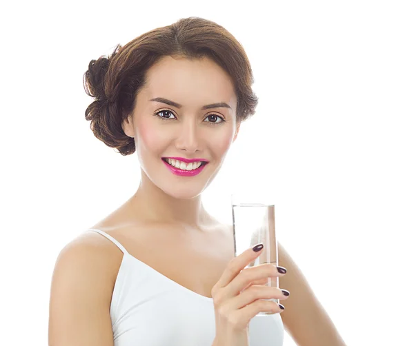 La donna sta bevendo acqua — Foto Stock