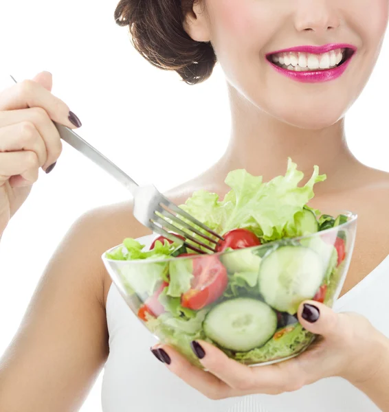 Donna sta mangiando salat — Foto Stock