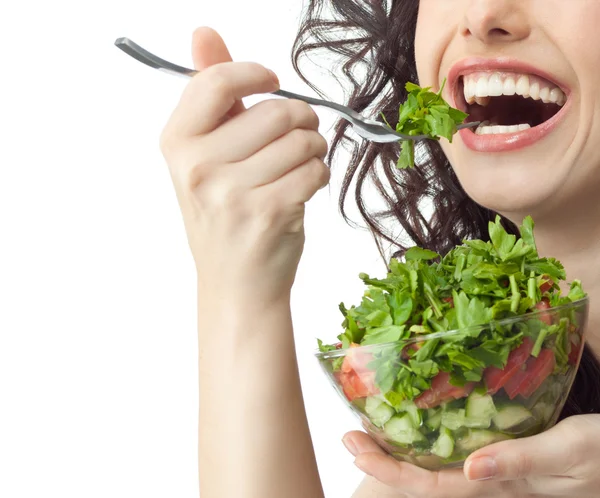 Donna sta mangiando insalata di salat — Foto Stock