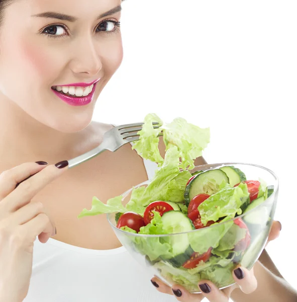 Donna sta mangiando salat — Foto Stock