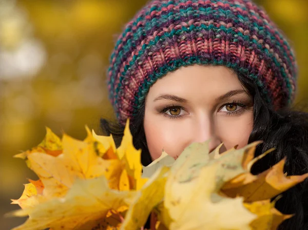 Mujer otoño — Foto de Stock