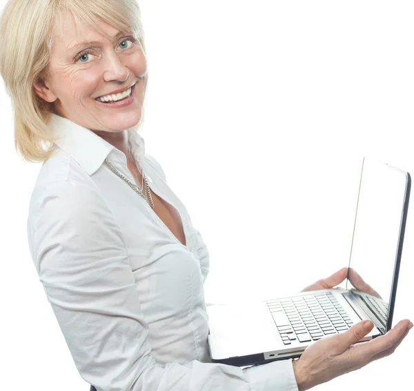 Mature woman business with laptop — Stock Photo, Image