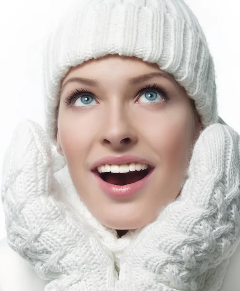 Dívka v zimním oblečení — Stock fotografie