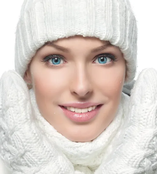 Mädchen in Winterkleidung — Stockfoto