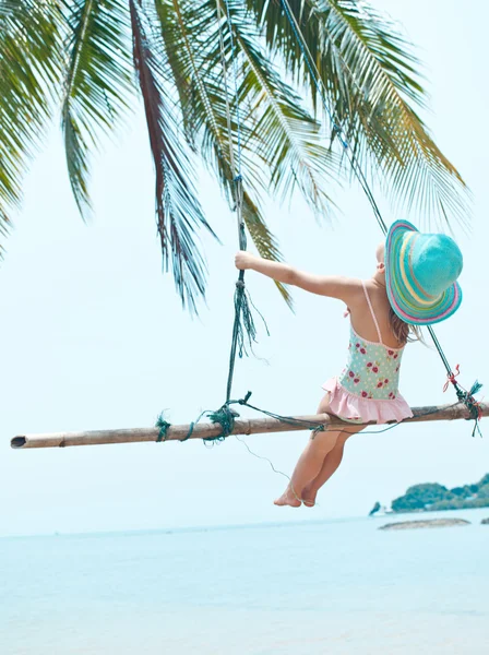 Mädchen am Strand — Stockfoto