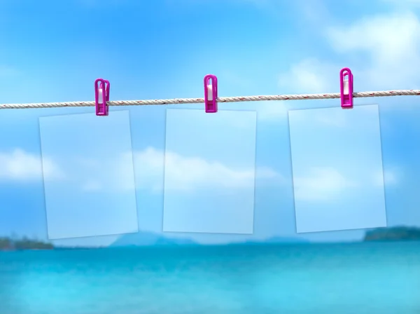 Tropische Meereslandschaft mit Seil und Wäscheklammer — Stockfoto
