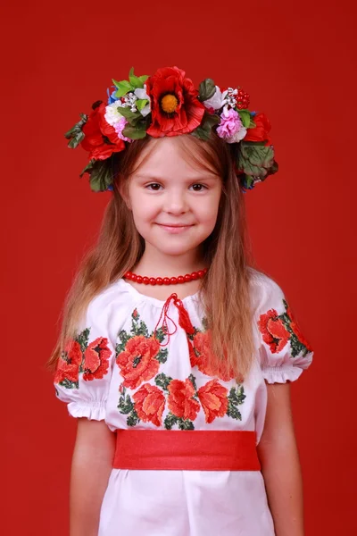 Obraz ładny dziewczynki ubrane w tradycyjne ukraińskie na Walentynki — Zdjęcie stockowe